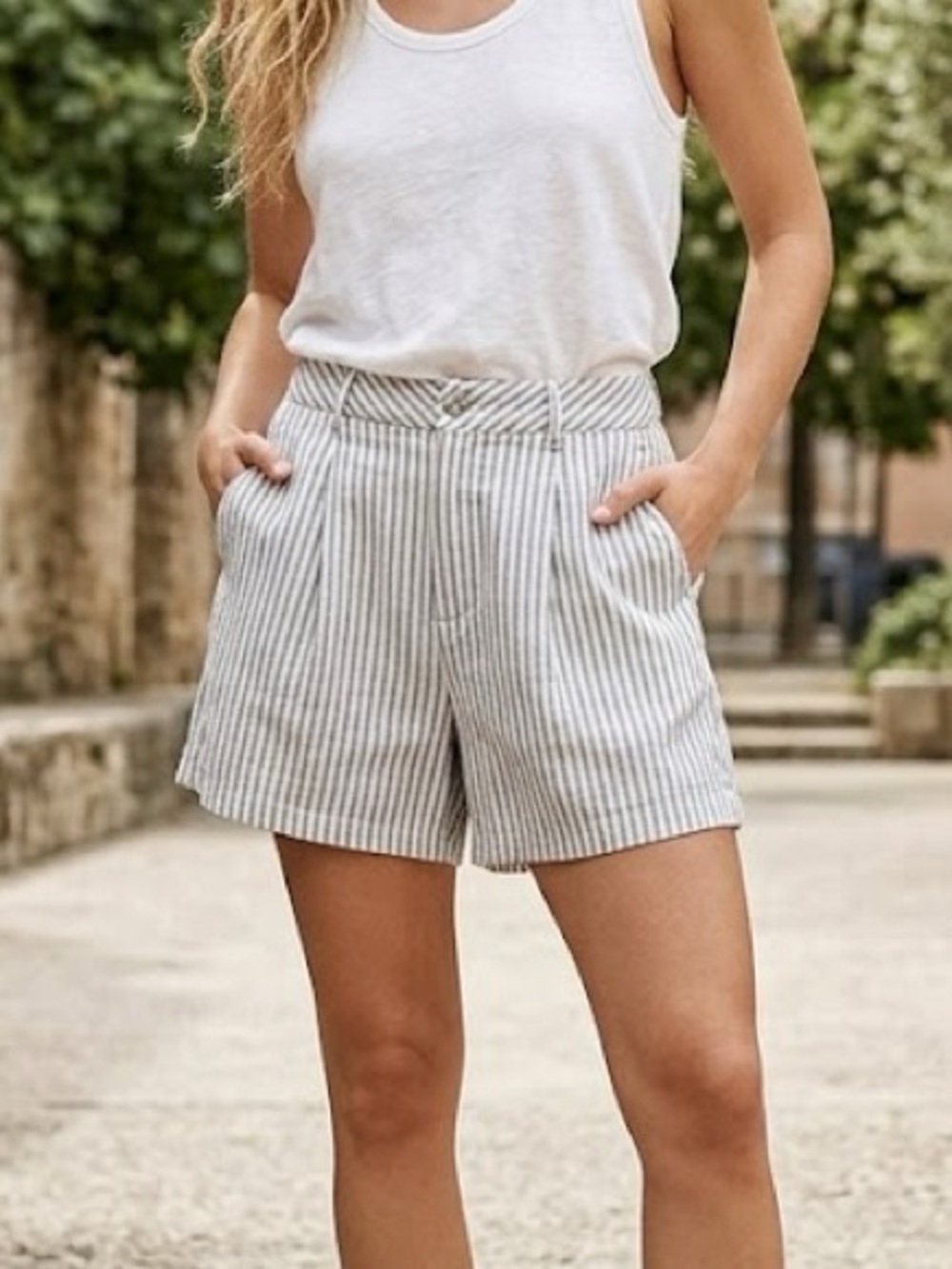 Charlie Holiday Anthropologie Lightweight Lined Shorts High Rise Linen
